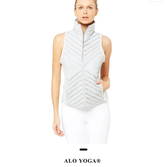 Alo Yoga Silver Reflective Puffer Vest. Probable Small. - Picture 2 of 16